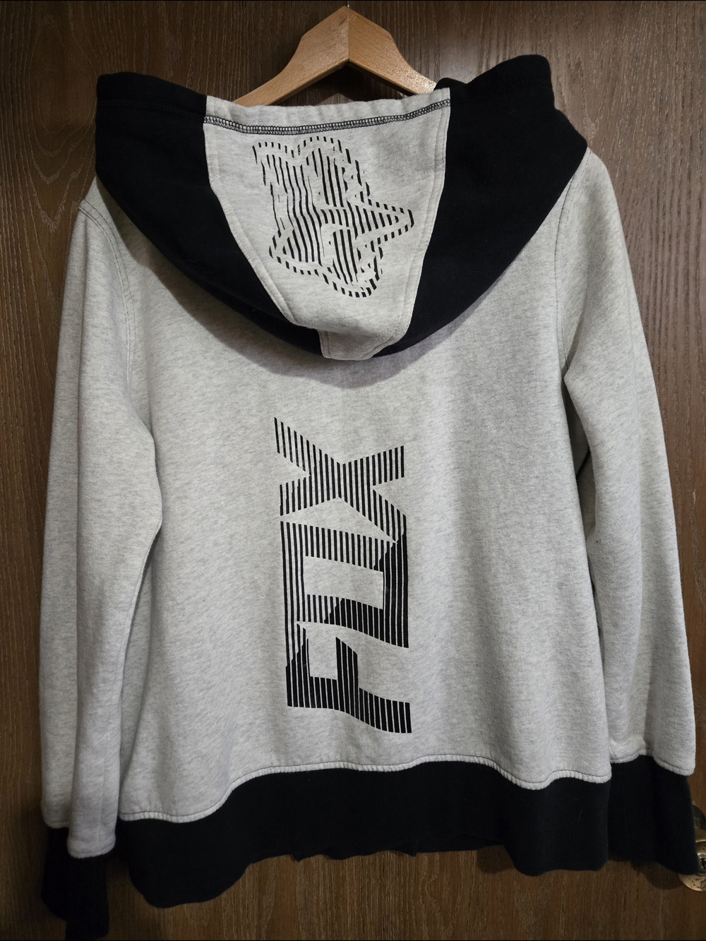 Y2K Fox Women's Black Side Zip Sweater with White Fleece Lining